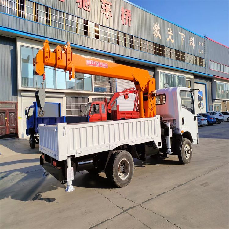 固安县三轮随车吊定制 农用改装机自备吊中瑞长期出售